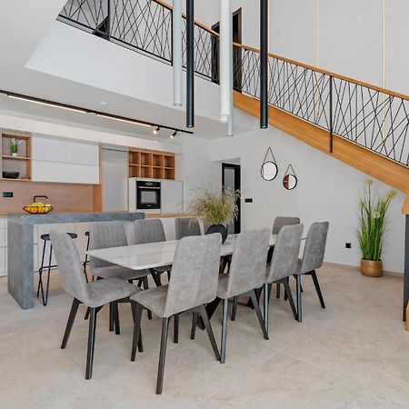 Beautiful Home In Omis With Kitchen Екстериор снимка