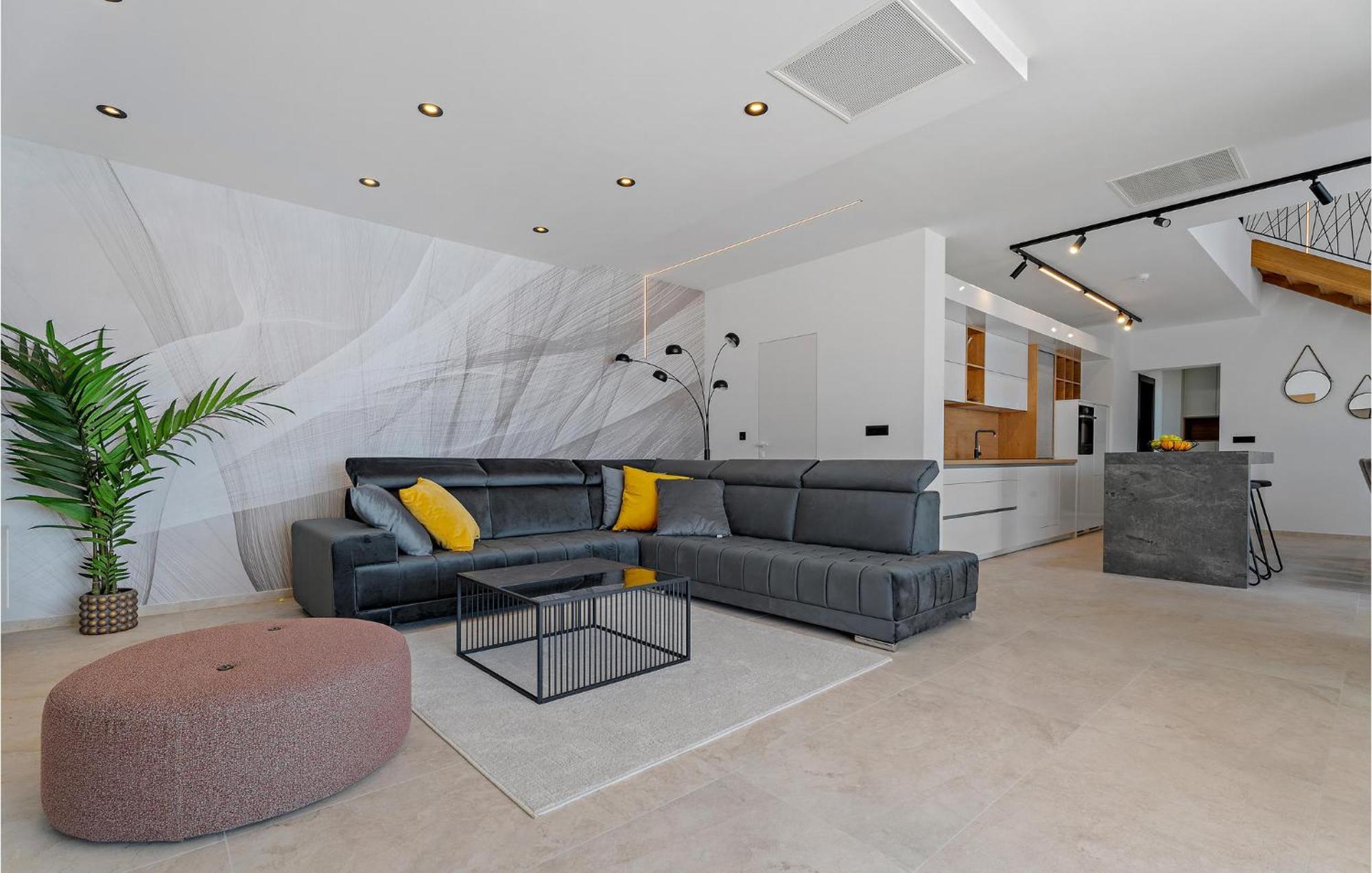 Beautiful Home In Omis With Kitchen Екстериор снимка