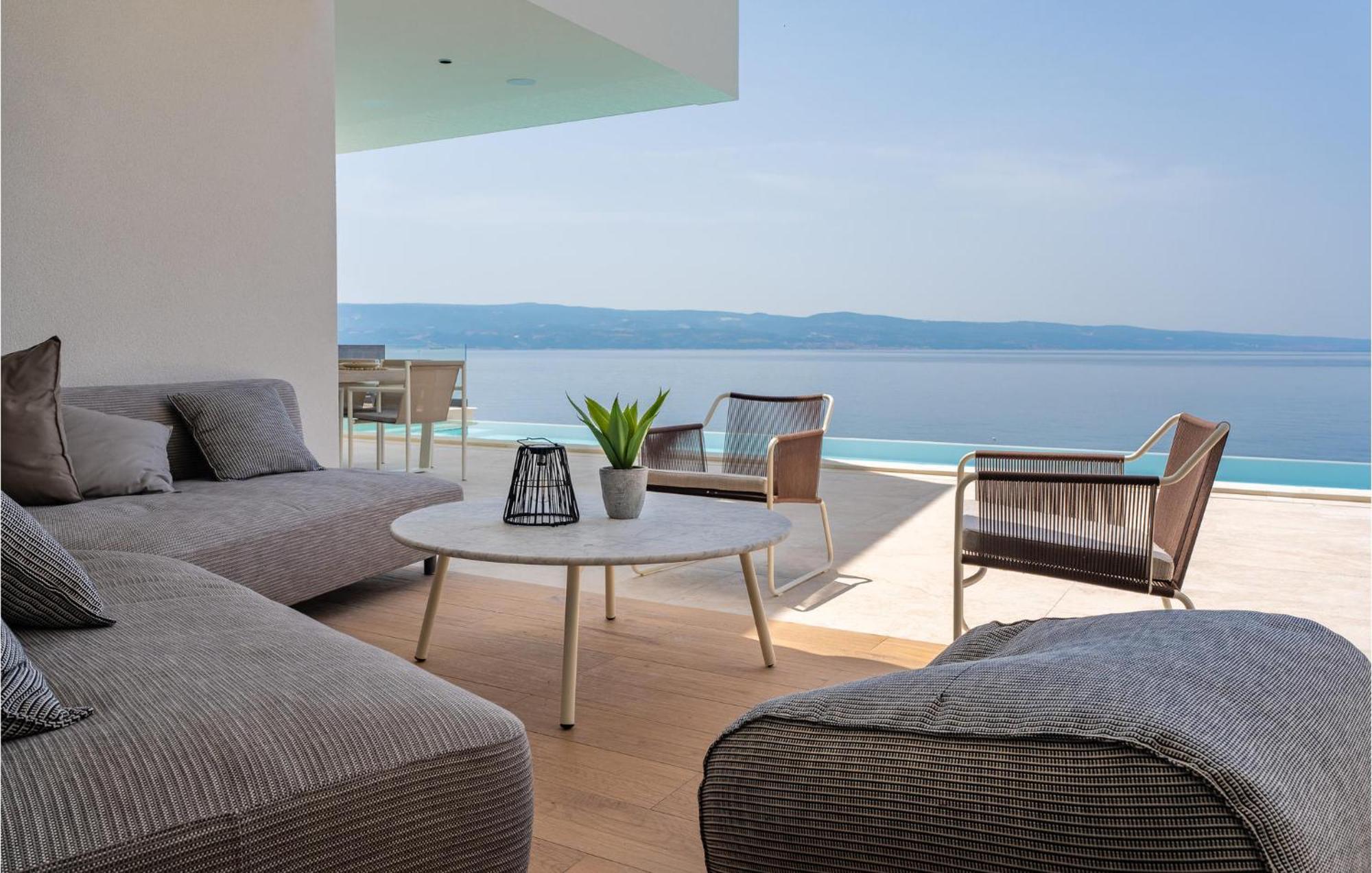 Beautiful Home In Omis With Kitchen Екстериор снимка