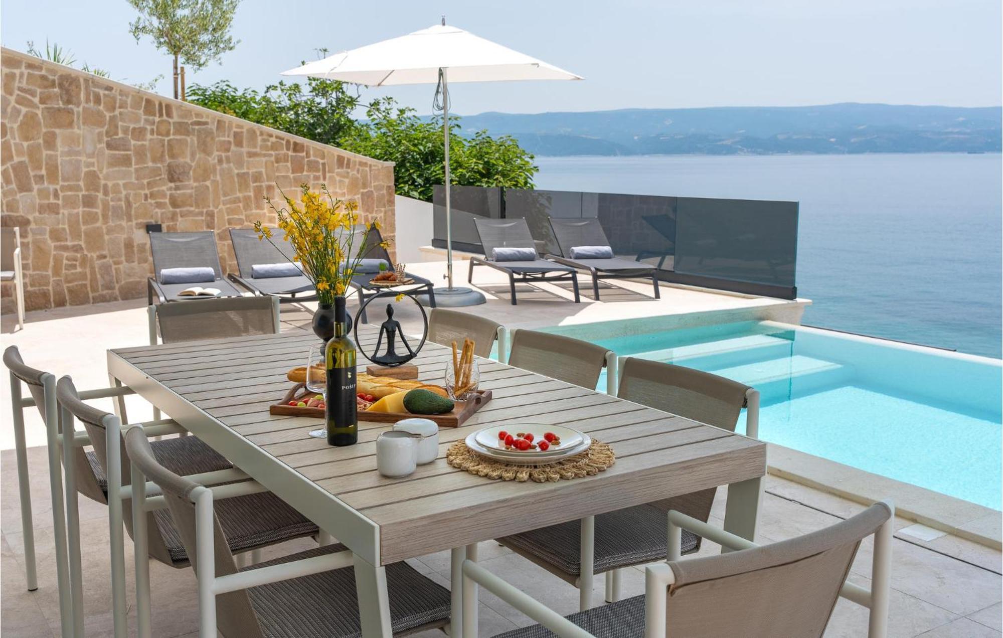 Beautiful Home In Omis With Kitchen Екстериор снимка