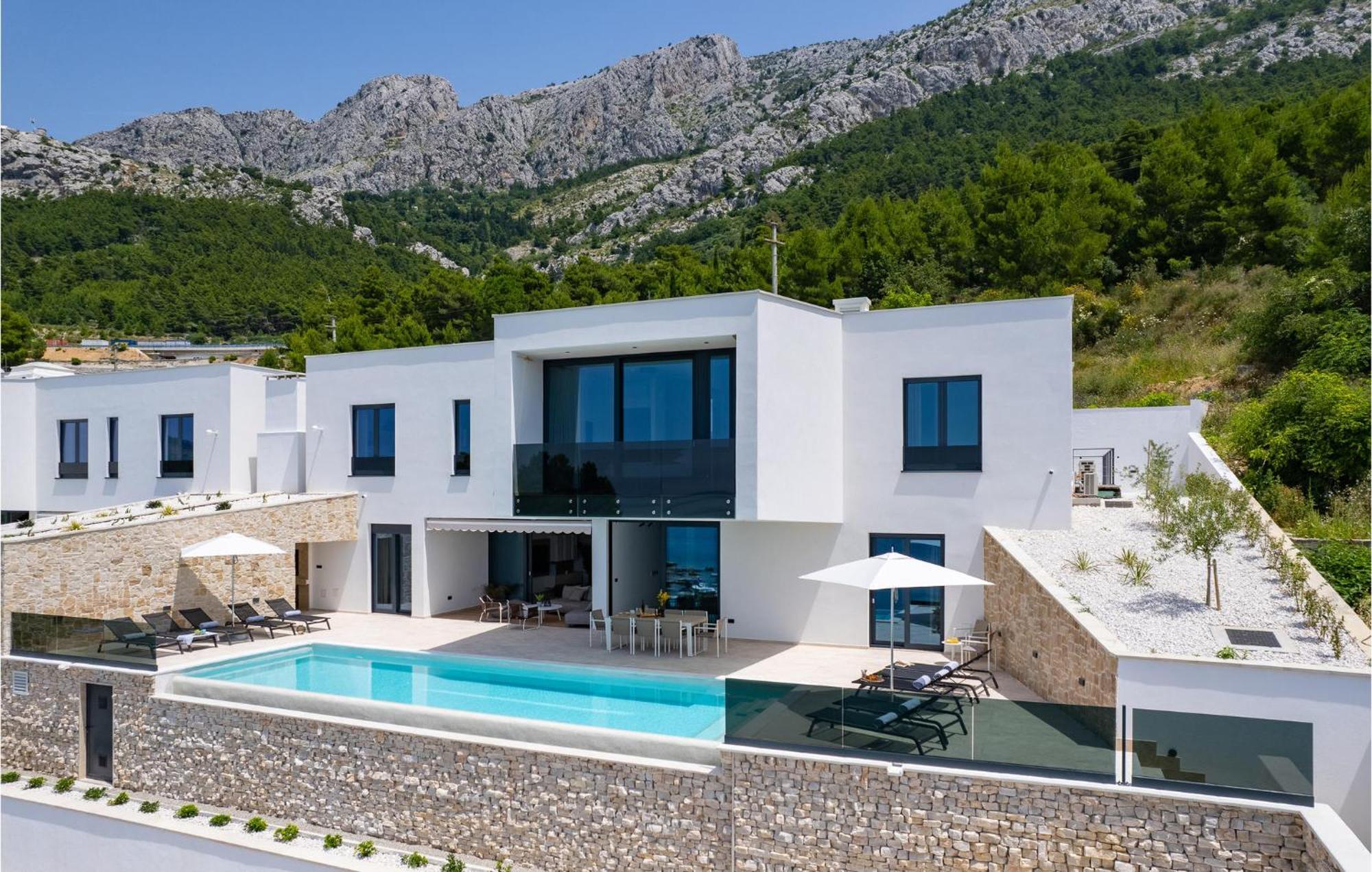 Beautiful Home In Omis With Kitchen Екстериор снимка